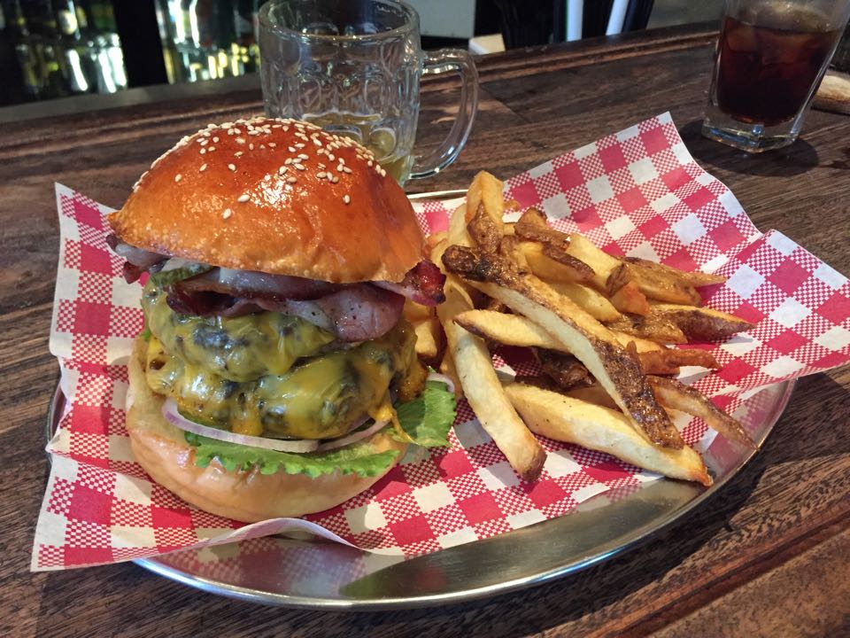 The Lazerpig Cheeseburger (image courtesy of @giannicozzi Instagram)